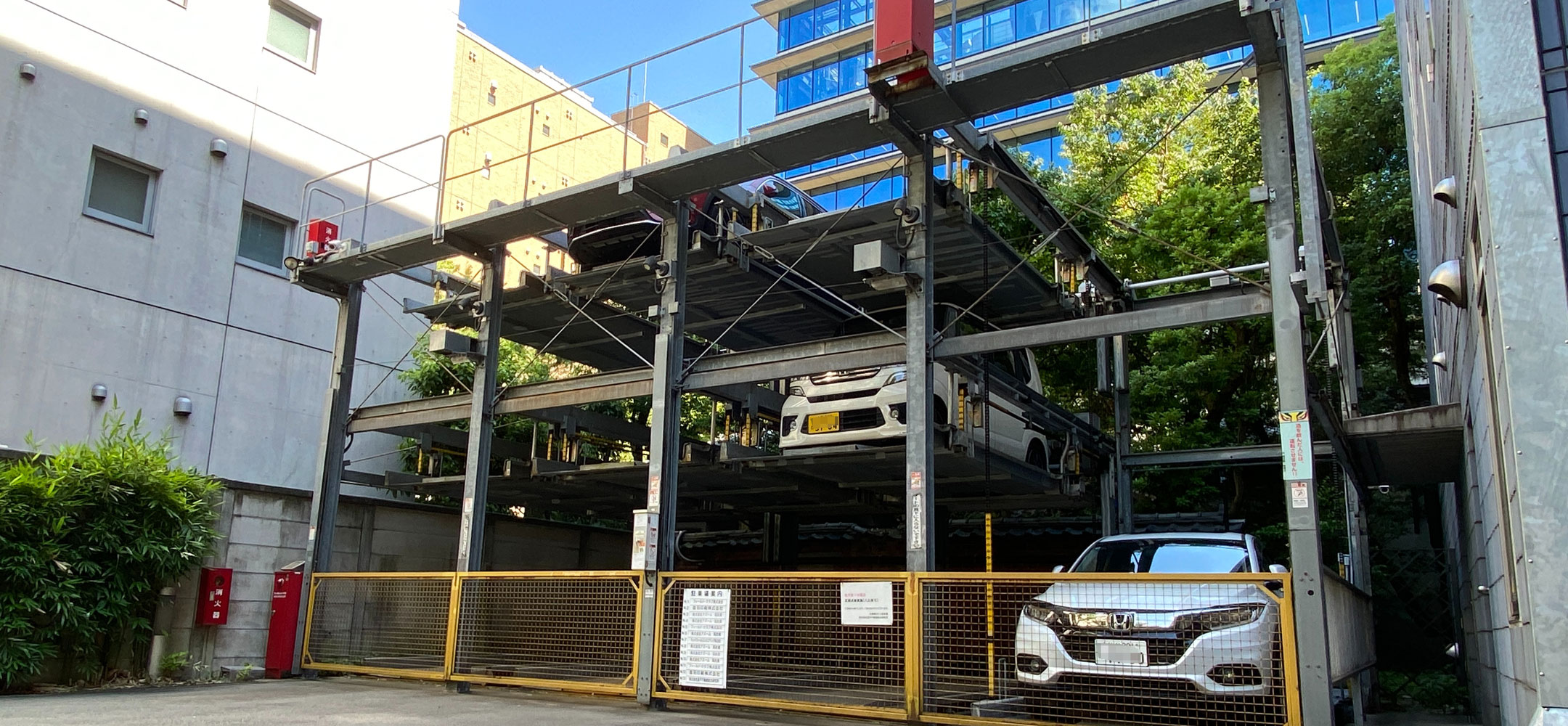 本郷瀬川ビル駐車場